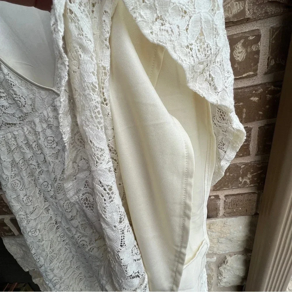 Pins and Needles Lace Dress, size 2 - Picture 5 of 9